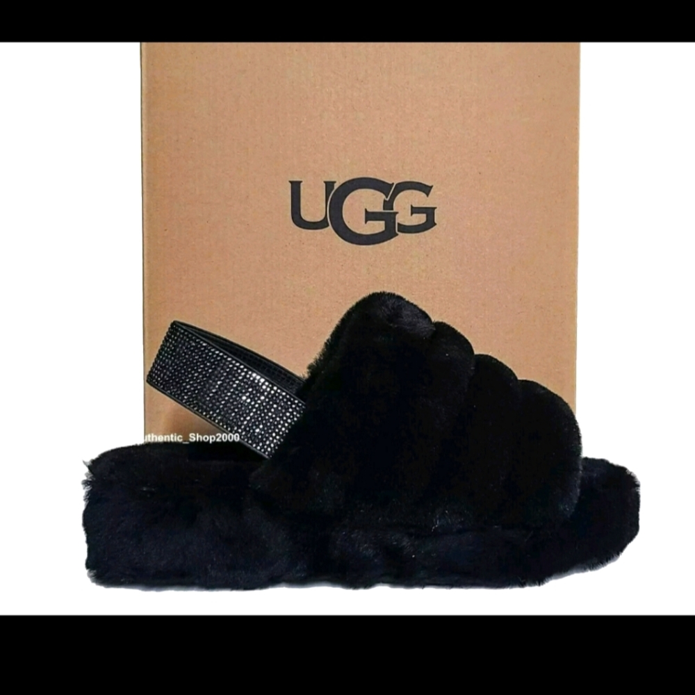 UGGS SANDALS